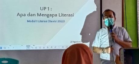 Guru MIN 4 Kota Padang Berbagi bersama dalam pengembangan Diri dengan Teman Sejawat