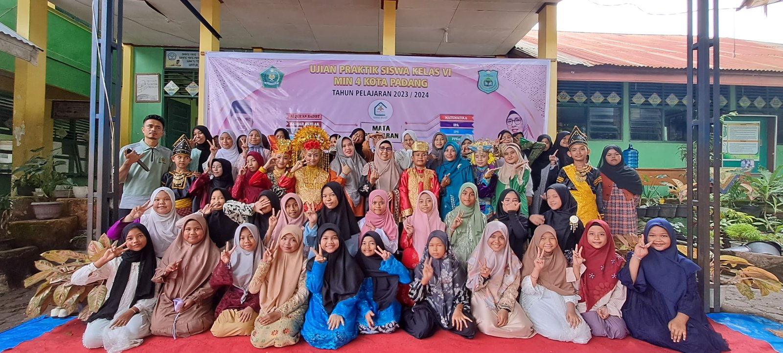 Batagak Gala MIN 4 Kota Padang: Memperkenalkan Budaya Alam Minangkabau pada Siswa