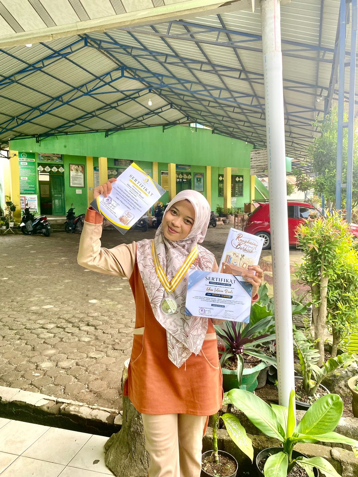 Ghea Intania Riadi Bubuhkan Puisi Di Tingkat Nasional