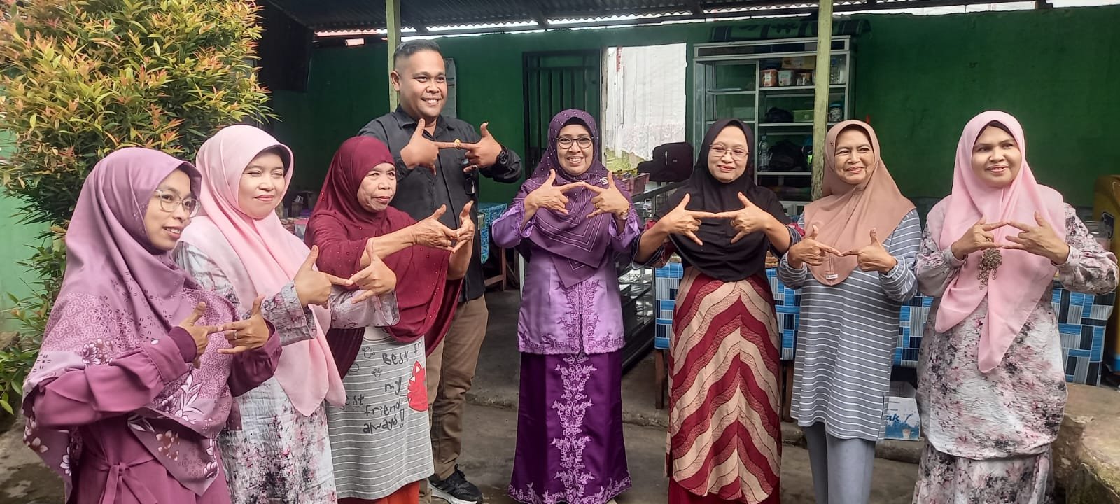 Tim Sertifikat Halal Tinjau Kantin MIN 4 Kota Padang