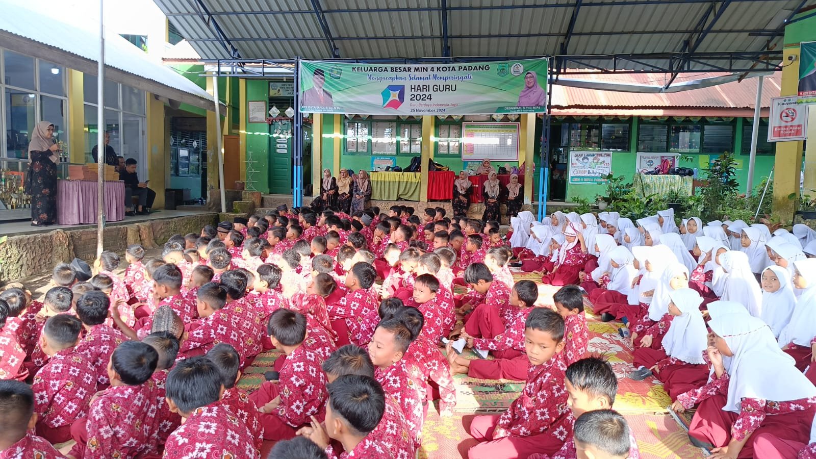 Warga MIN 4 Kota Padang Kembali ke Madrasah di Awal Tahun 2025