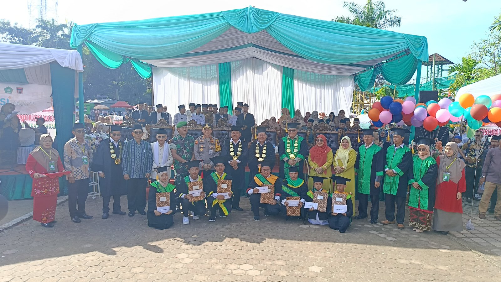 1.745 Peserta Wisuda Tahfiz Alquran Akbar Sukses Diselenggarakan Kemenag Kota Padang