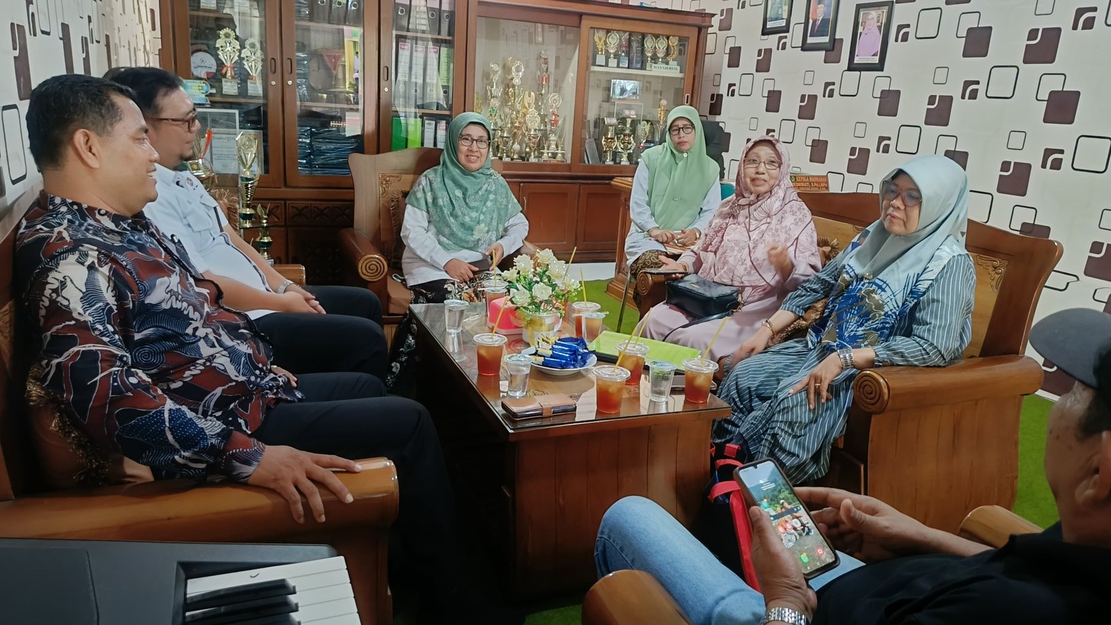 Rapat Koordinasi Komite Bersama Kepala MIN 4 Kota Padang Bahas Perkembangan Madrasah