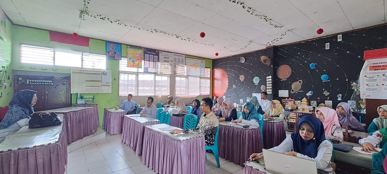 Kamad Pimpin Rapat Persiapan Penerimaan Peserta Didik Baru MIN 4 Kota Padang