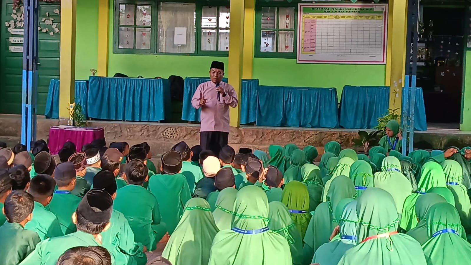 Sambut Bulan Suci dengan Iman, MIN 4 Kota Padang Gelar Tabligh Akbar Tarhib Ramadhan